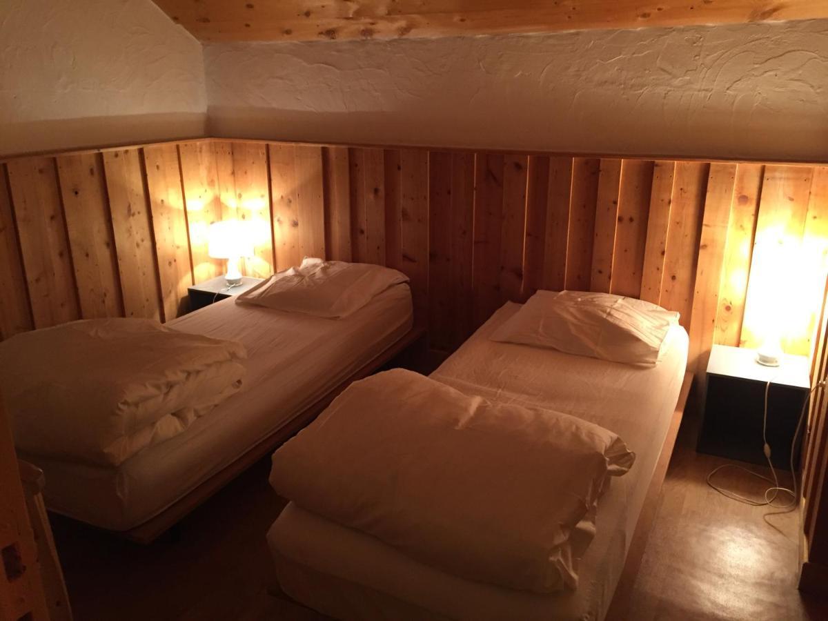 Les Cristaux Bed & Breakfast แซ็งต์-แฌร์เวส์-เลส์-แบ็งส์ ภายนอก รูปภาพ